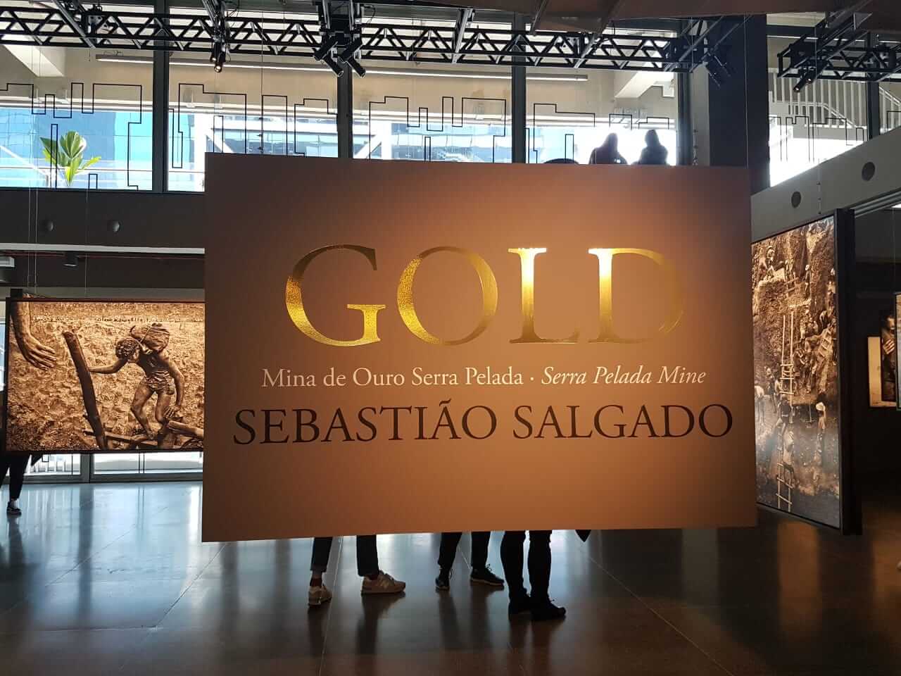 Sebastião Salgado - Gold – Mina de Ouro Serra Pelada - Carona Cultural